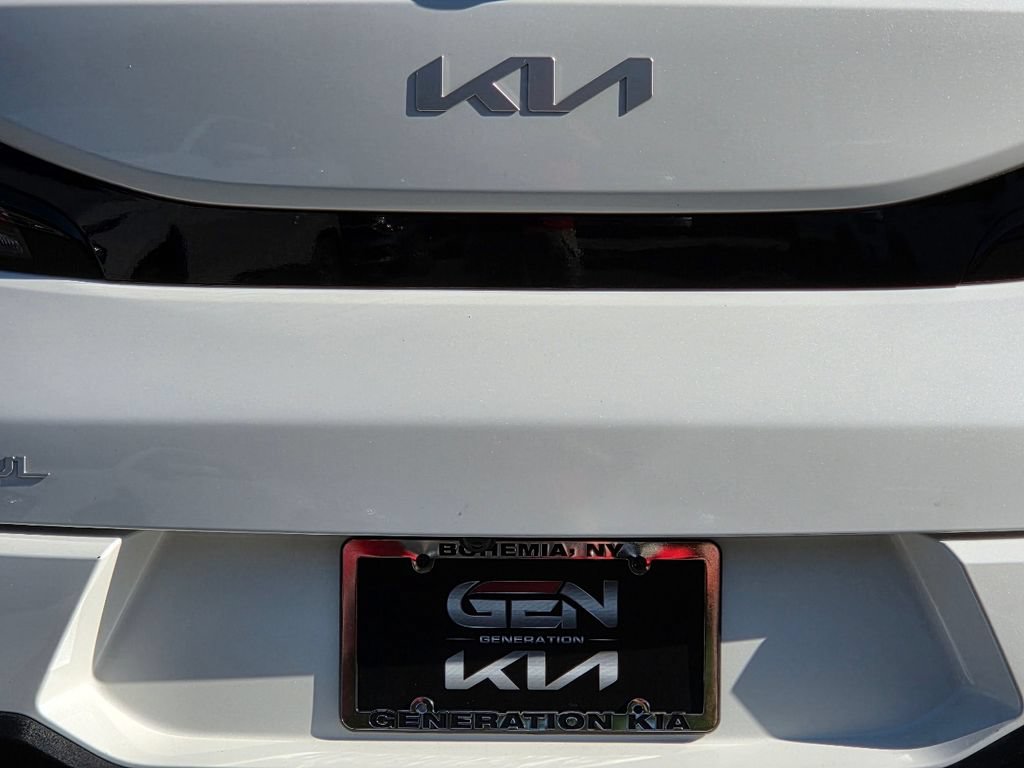 Used 2025 Kia Soul LX w/ LX Technology Package FWD image 33