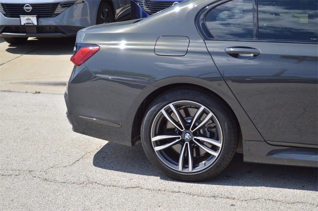 Used 2021 BMW 750i xDrive w/ M Sport Package image 8
