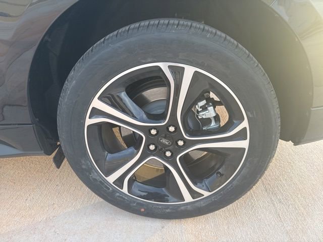 Used 2023 Ford Edge ST image 8