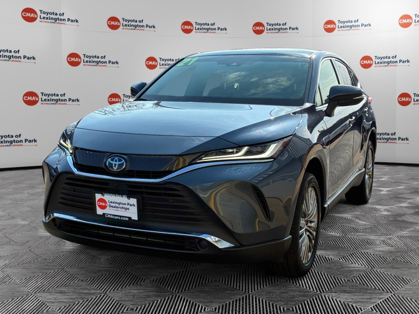 Used 2021 Toyota Venza Limited w/ Advanced Technology Package image 3