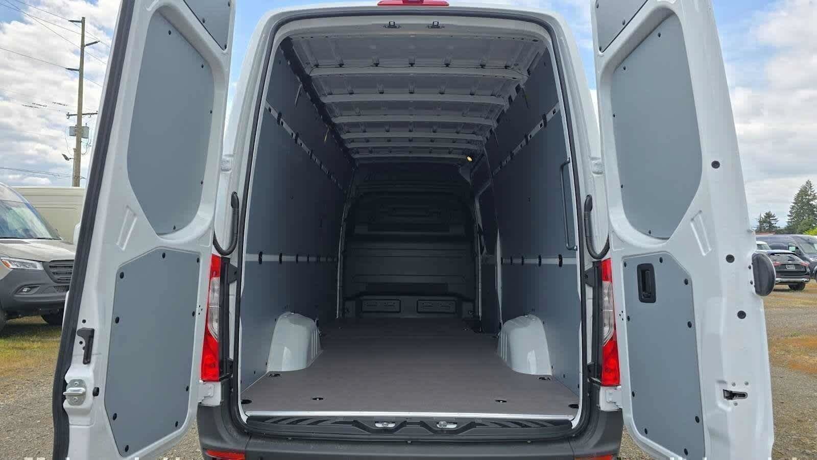 New 2026 Mercedes-Benz Sprinter 2500 image 21