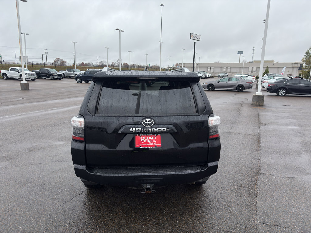Used 2016 Toyota 4Runner SR5 image 4