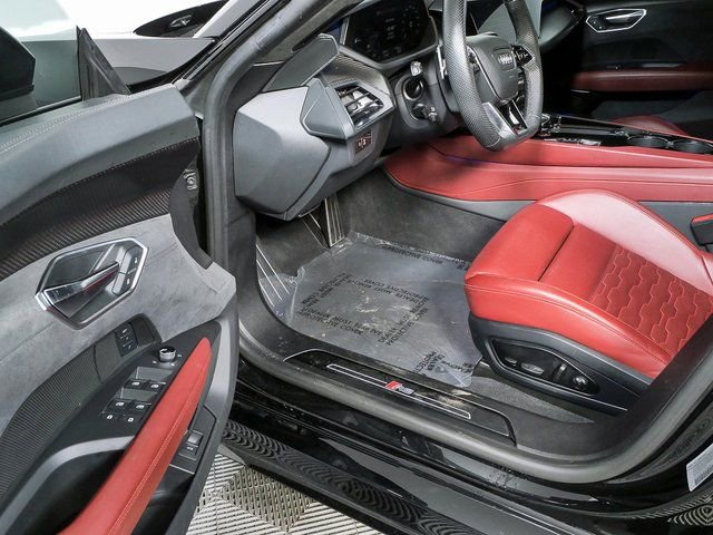 Used 2024 Audi RS e-tron GT image 8