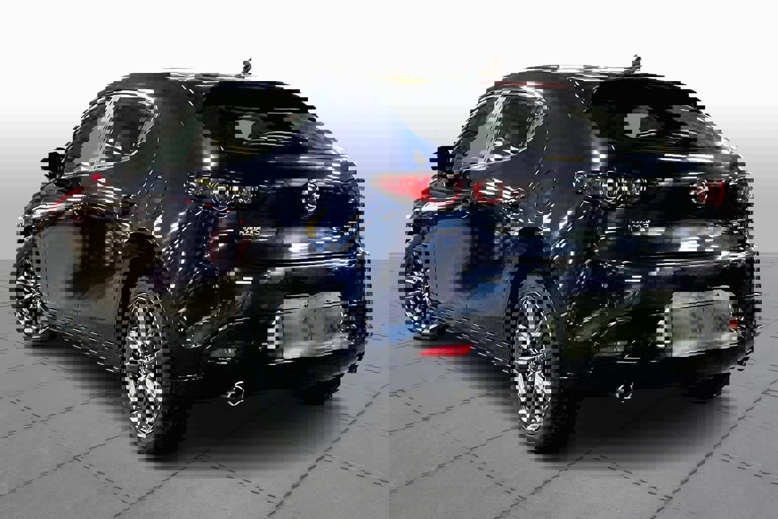 Used 2021 MAZDA MAZDA3 s image 11