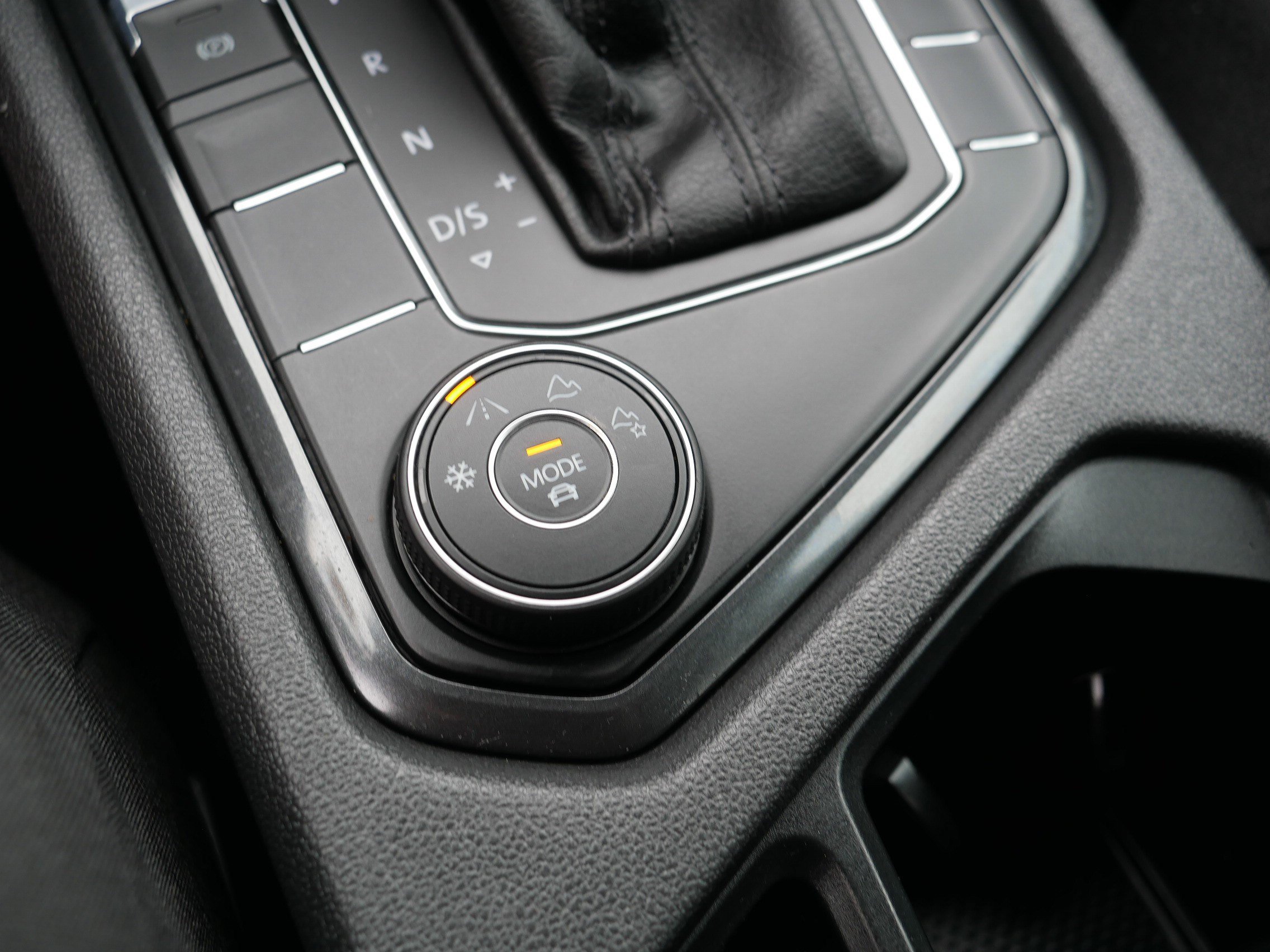 Used 2019 Volkswagen Tiguan S AWD/4WD image 31