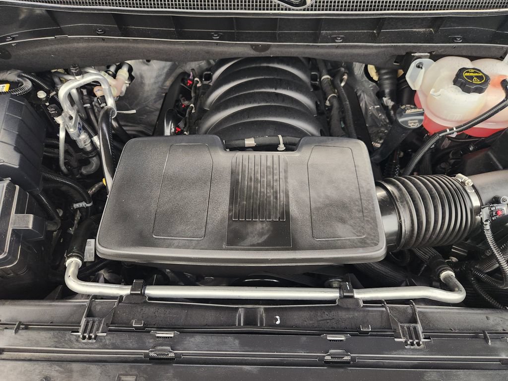 Used 2025 Chevrolet Suburban LT AWD/4WD image 32