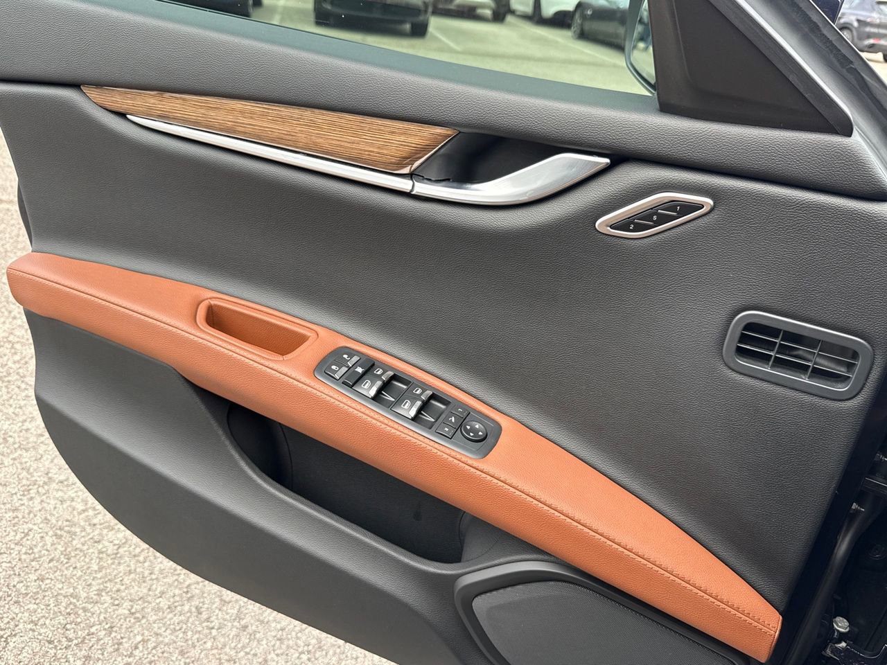 Used 2019 Maserati Ghibli S image 22