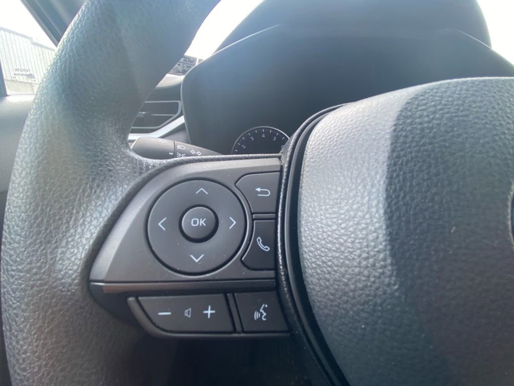 Used 2021 Toyota RAV4 LE image 14