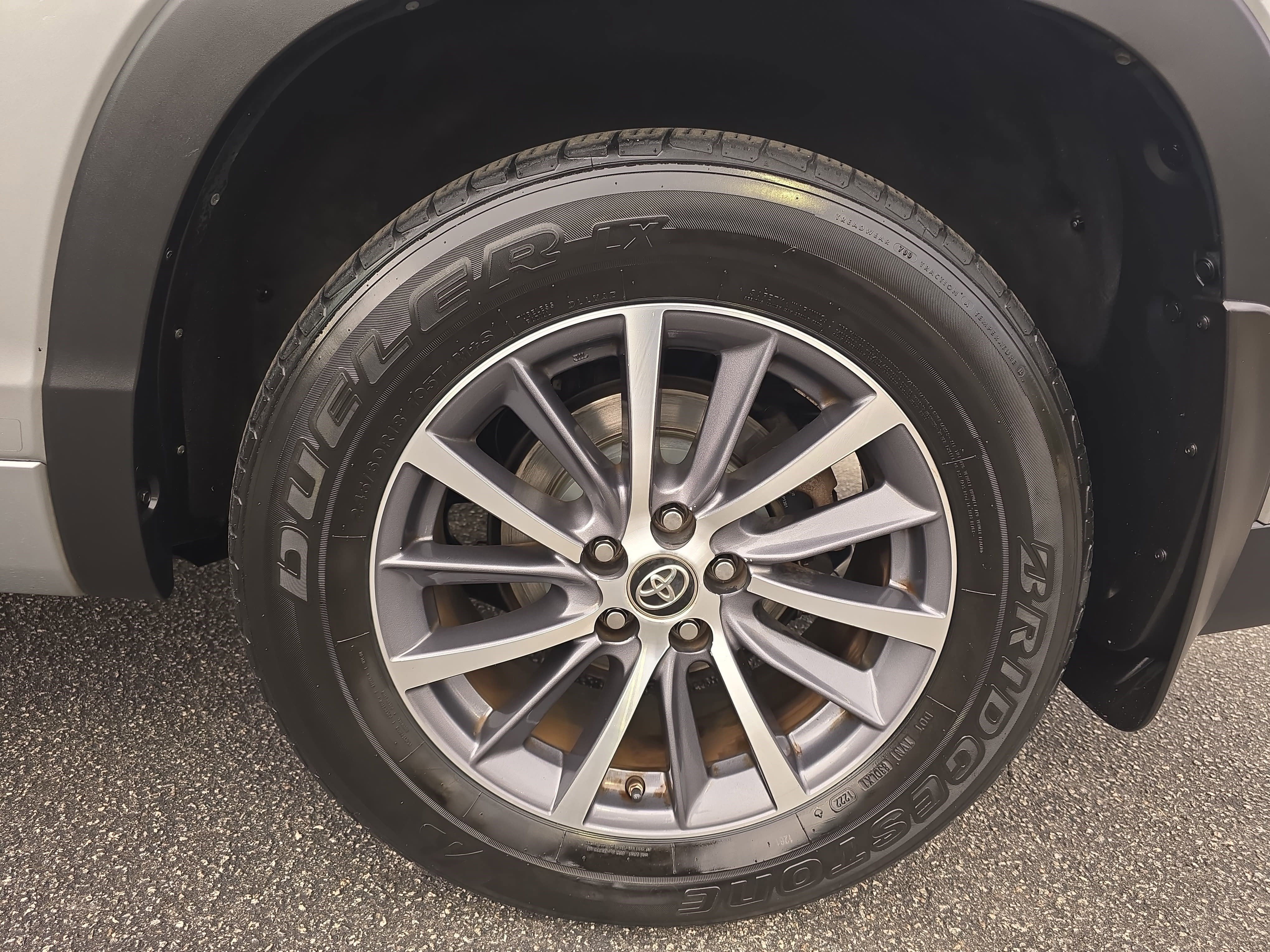 Used 2018 Toyota Highlander XLE image 32