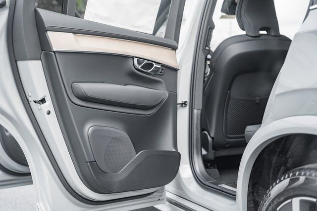 New 2026 Volvo XC90 B6 Plus w/ Protection Package Premier image 36