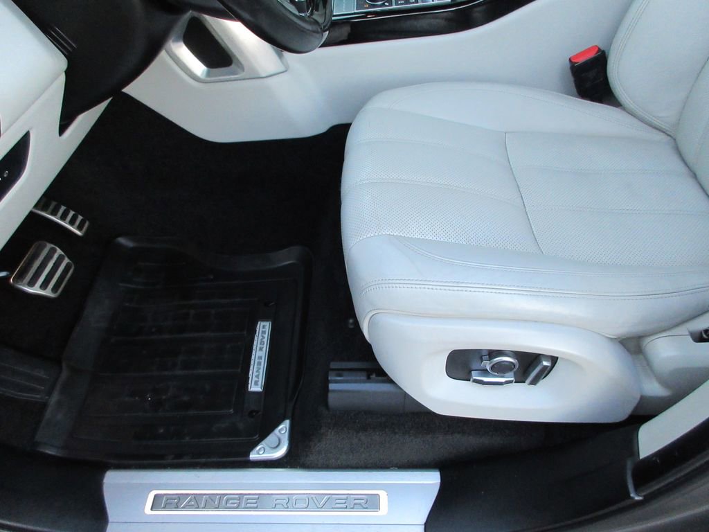 Used 2017 Land Rover Range Rover Long Wheelbase Supercharged image 21