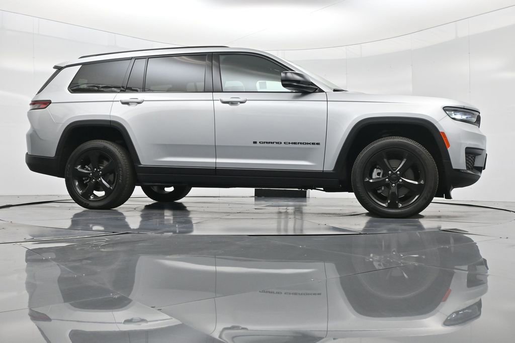 New 2025 Jeep Grand Cherokee L Altitude image 42