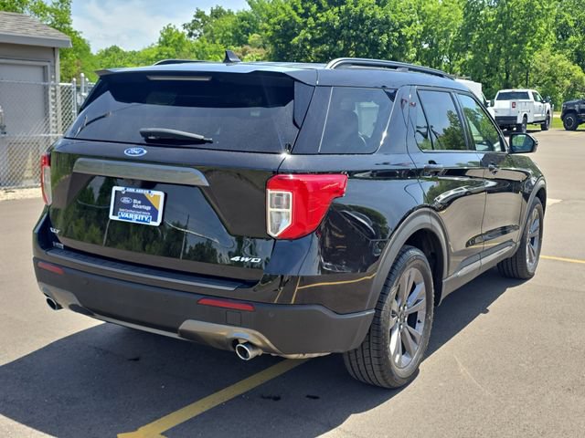Certified 2024 Ford Explorer XLT w/ Equipment Group 202A AWD/4WD image 3