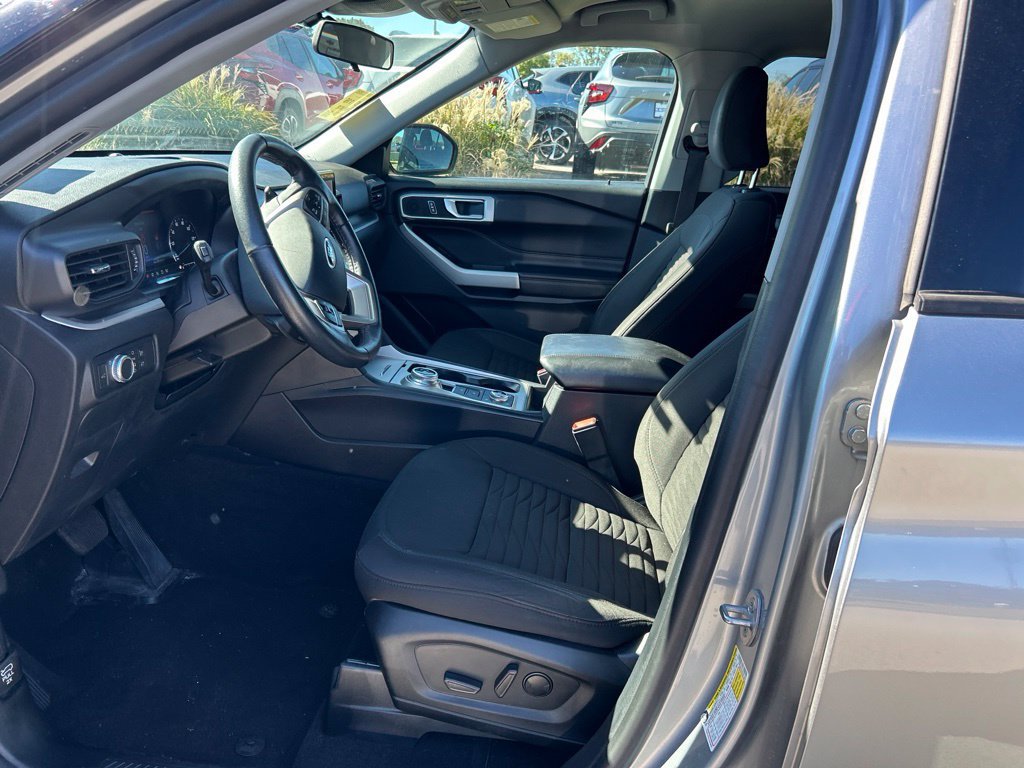 Used 2021 Ford Explorer XLT w/ Class III Trailer Tow Package AWD/4WD image 6