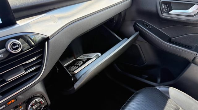 Used 2021 Ford Escape Titanium image 26