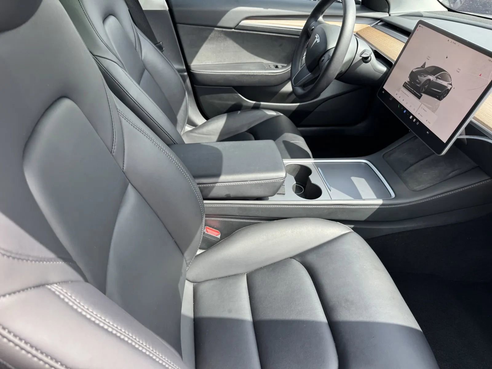 Used 2023 Tesla Model 3 Standard Range image 6