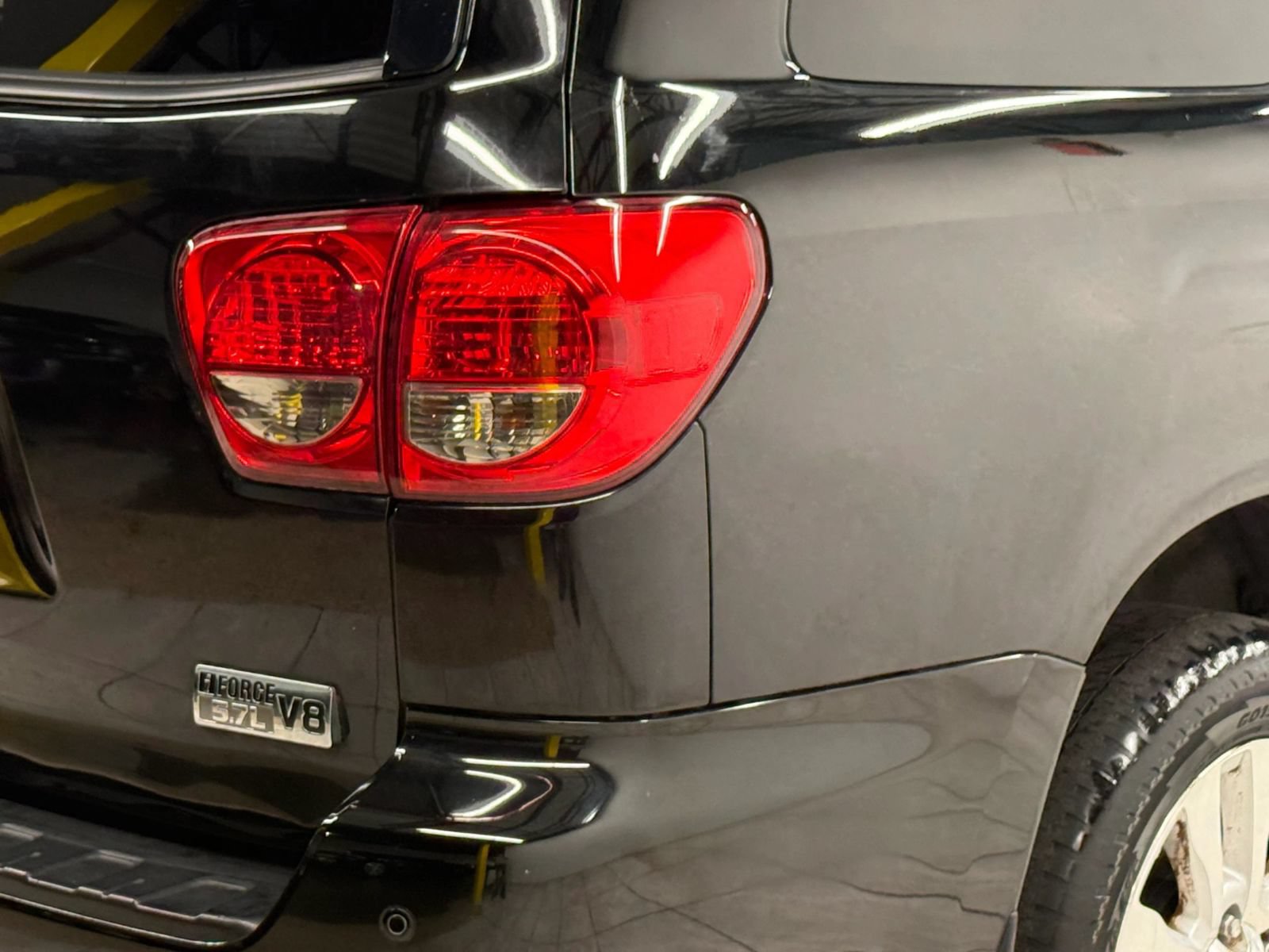 Used 2014 Toyota Sequoia Platinum AWD/4WD image 10