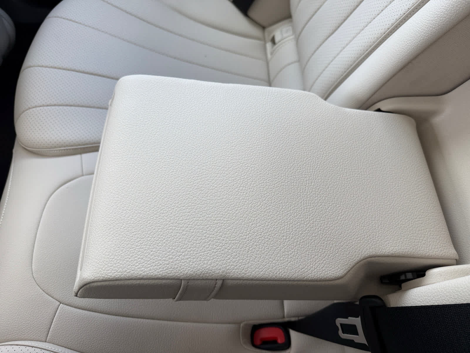 Used 2026 Mercedes-Benz E 350 4MATIC Sedan image 17