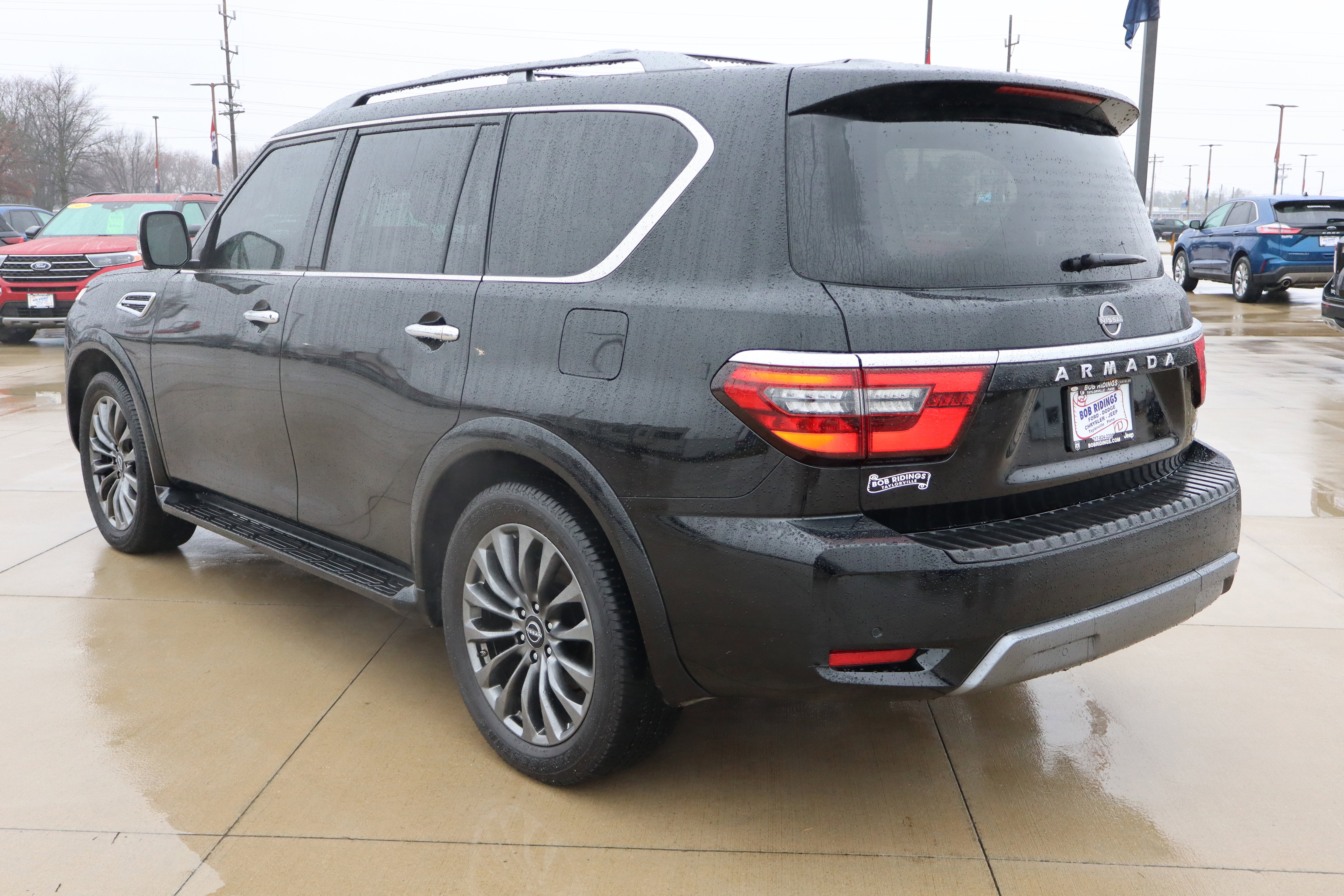 Used 2024 Nissan Armada Platinum w/ Captain's Chairs Package image 8