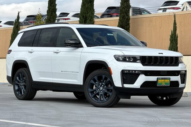 New 2026 Jeep Grand Cherokee L Limited AWD/4WD image 2
