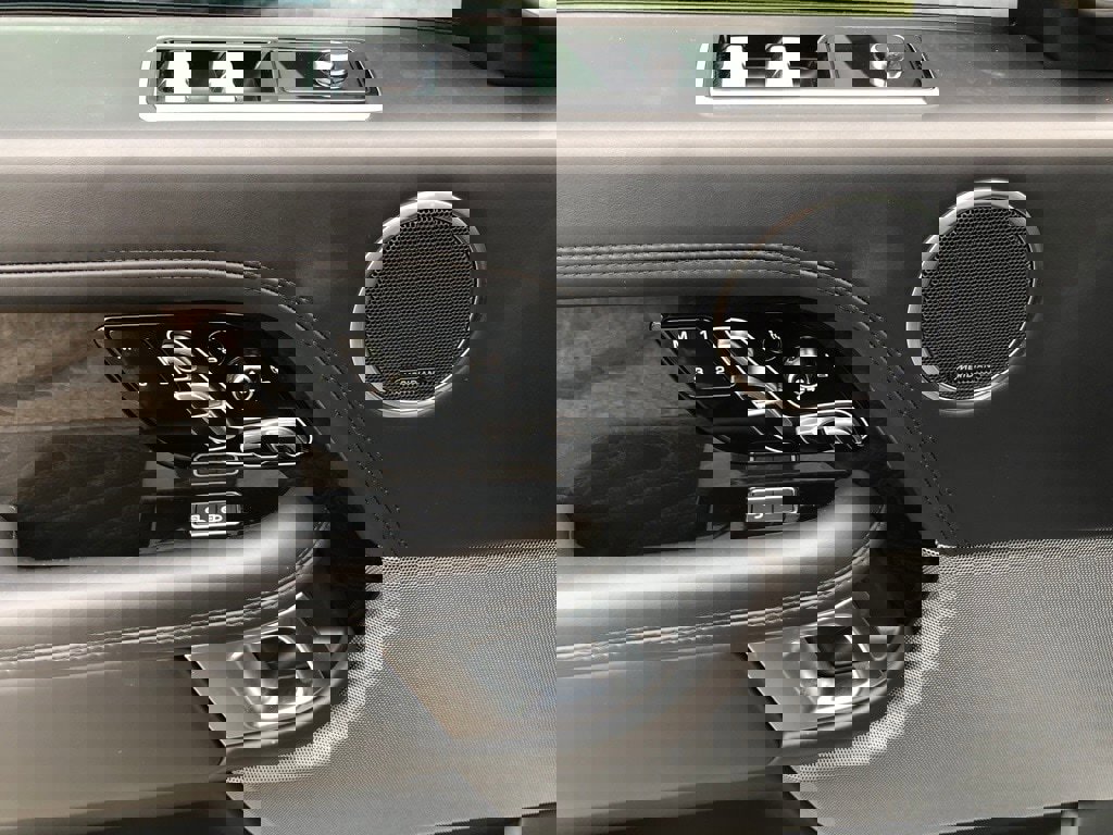 Used 2019 Land Rover Range Rover Long Wheelbase Autobiography image 12