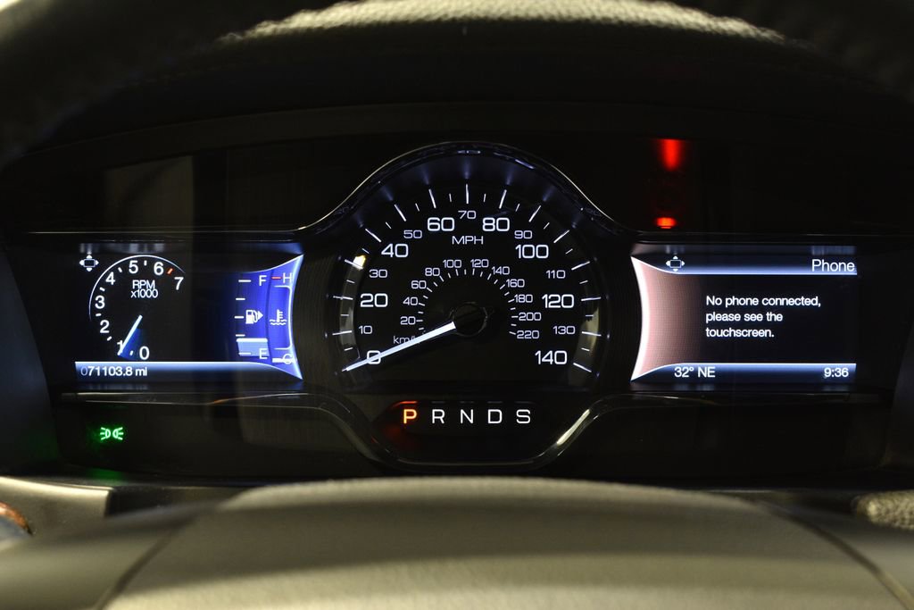 Used 2014 Lincoln MKS image 20