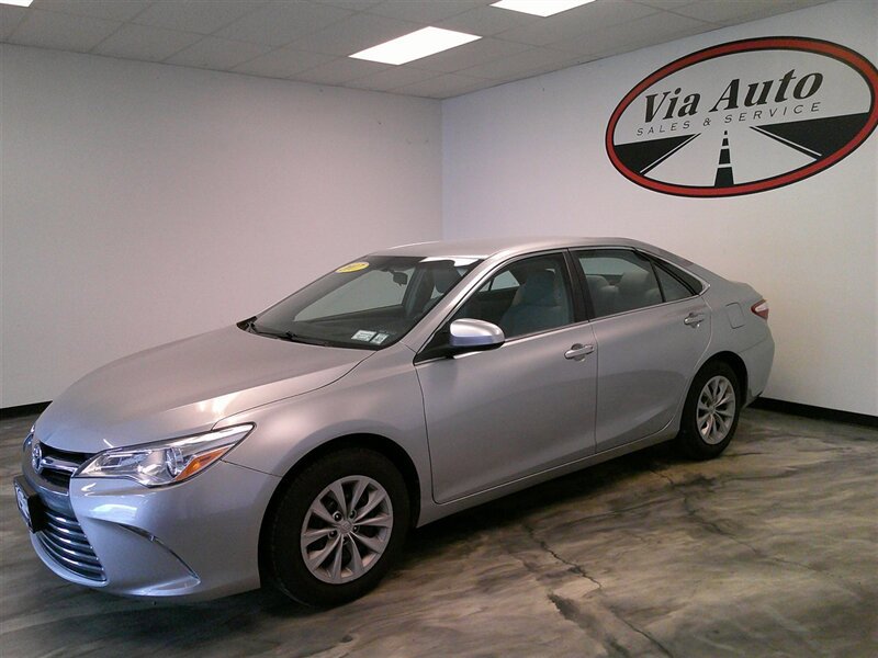 Used 2017 Toyota Camry LE image 6