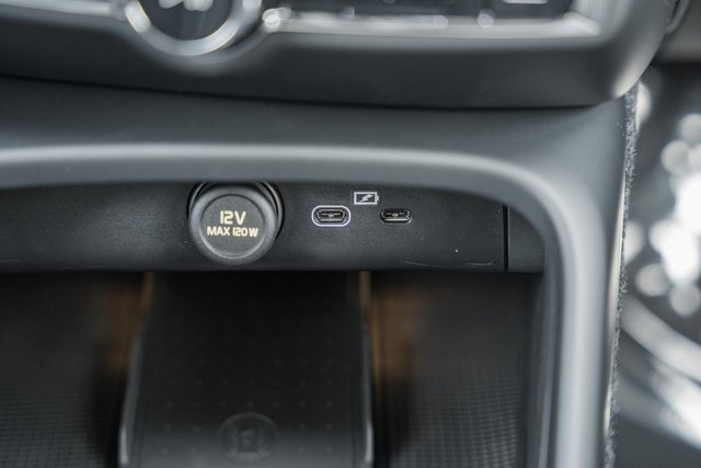New 2026 Volvo XC40 B5 Ultra w/ Protection Package Premier image 25