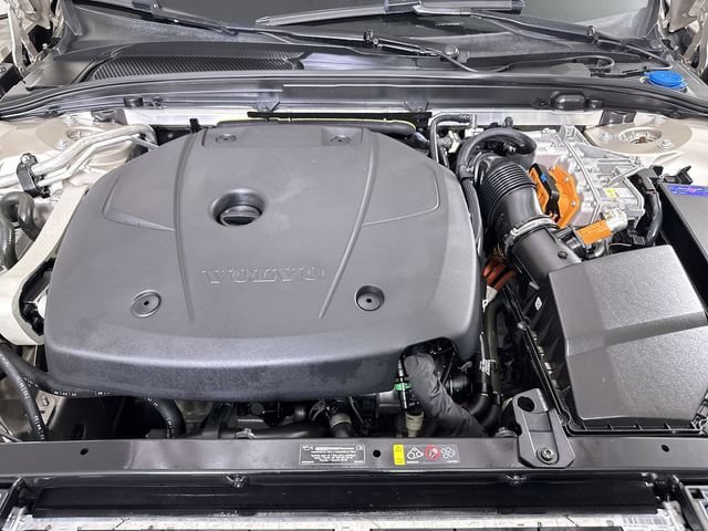 Used 2023 Volvo S60 T8 Plus AWD/4WD image 31