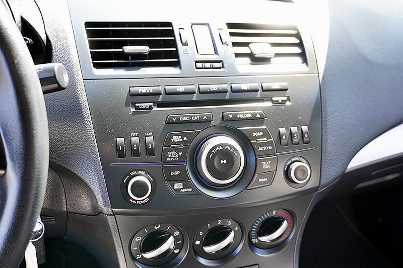 Used 2012 MAZDA MAZDA3 i Touring image 25