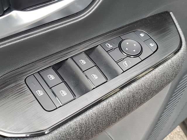 New 2026 Nissan Kicks SV w/ Cold Weather Package FWD image 20