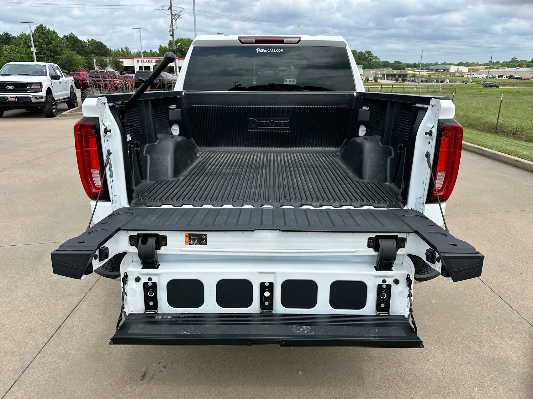 Used 2025 GMC Sierra 1500 SLT AWD/4WD image 23