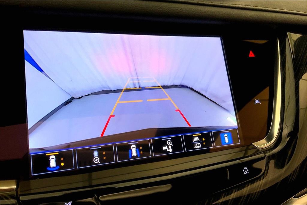Used 2023 Cadillac XT6 Premium Luxury w/ Technology Package AWD/4WD image 17