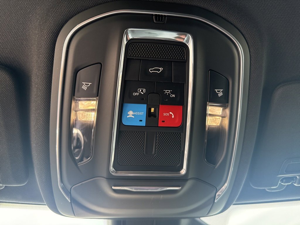 Certified 2024 Jeep Grand Cherokee Altitude image 24