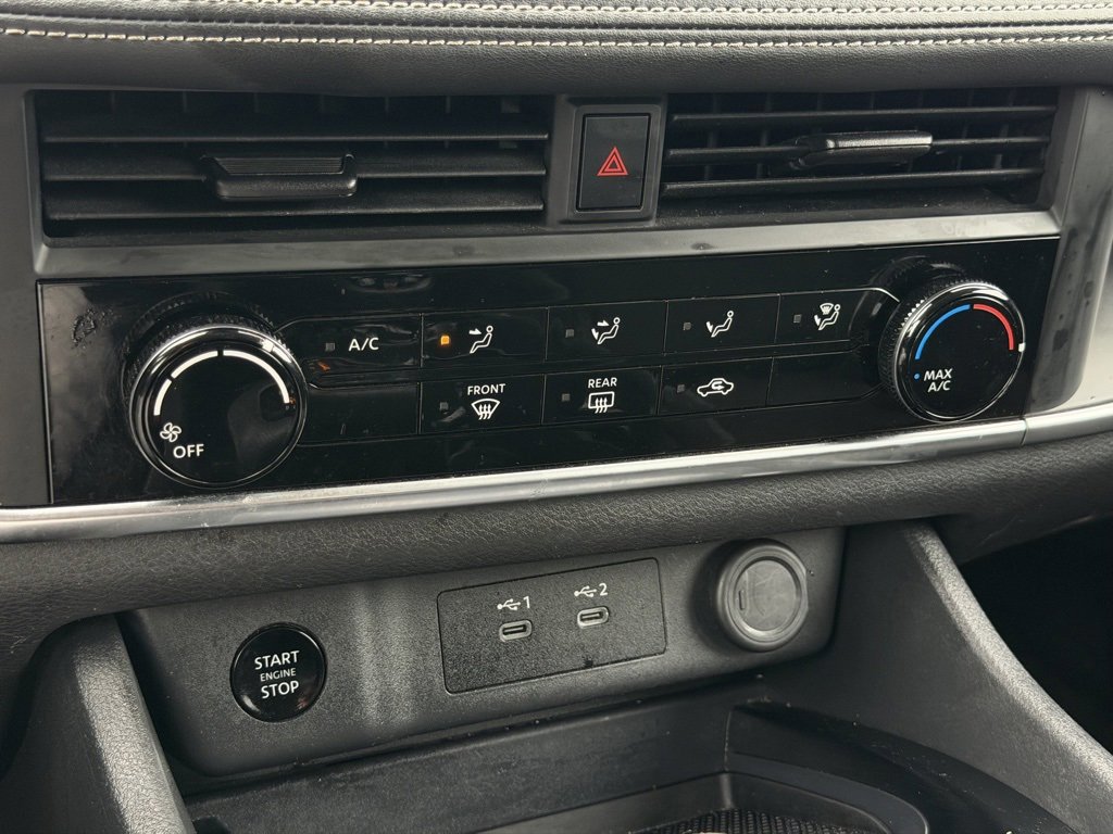 Used 2024 Nissan Rogue S image 28