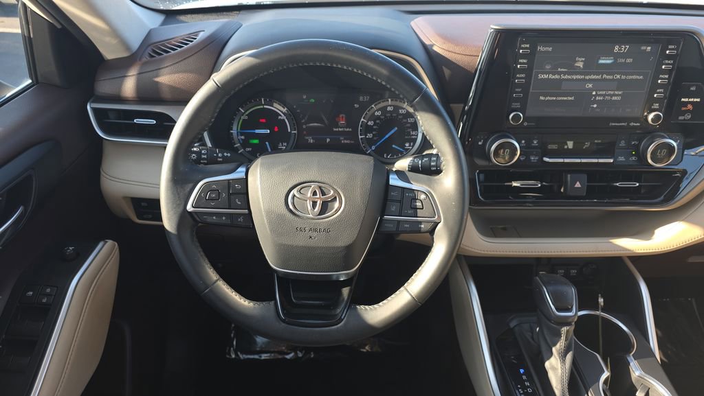 Used 2021 Toyota Highlander XLE FWD image 12