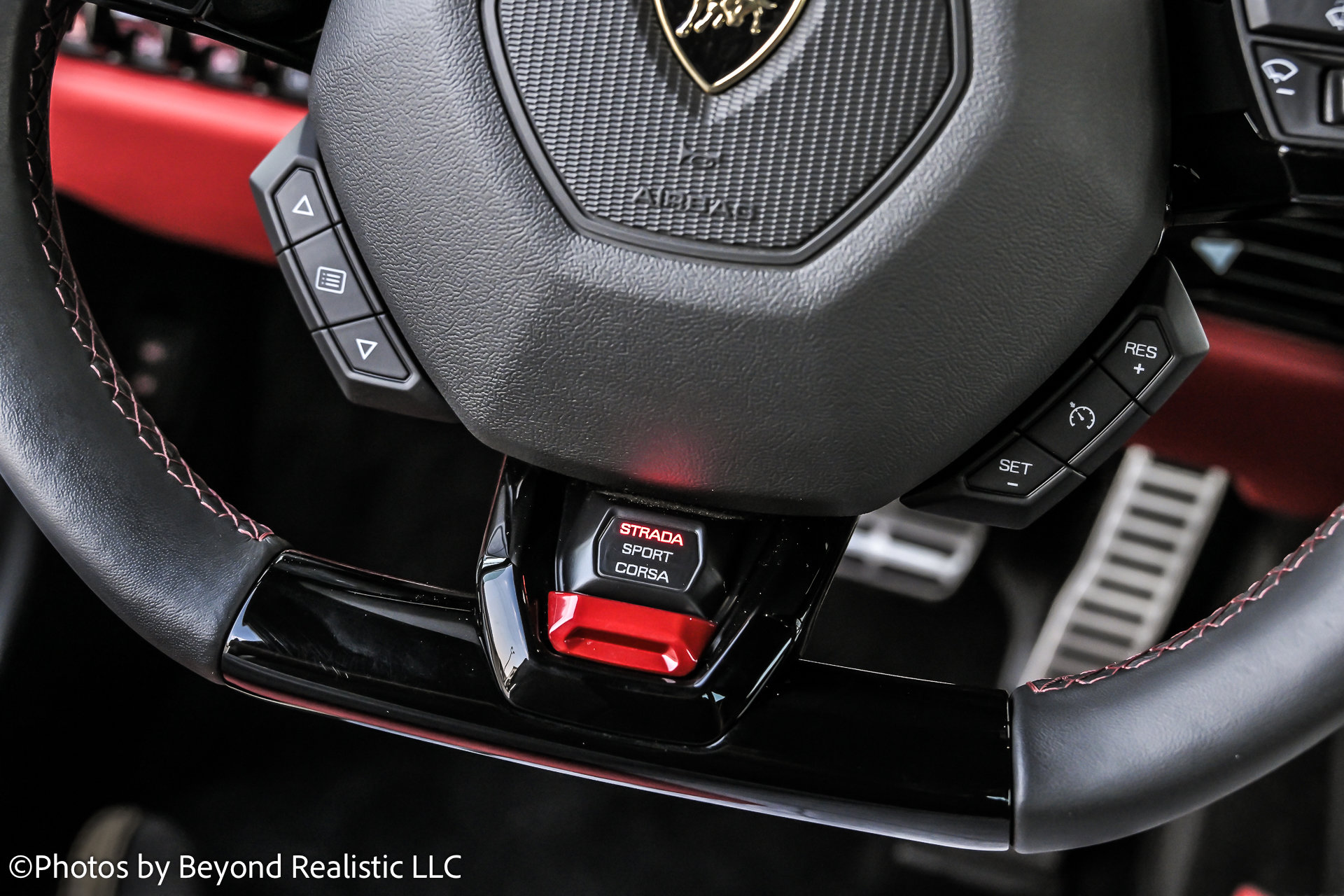 Used 2024 Lamborghini Huracan EVO image 32