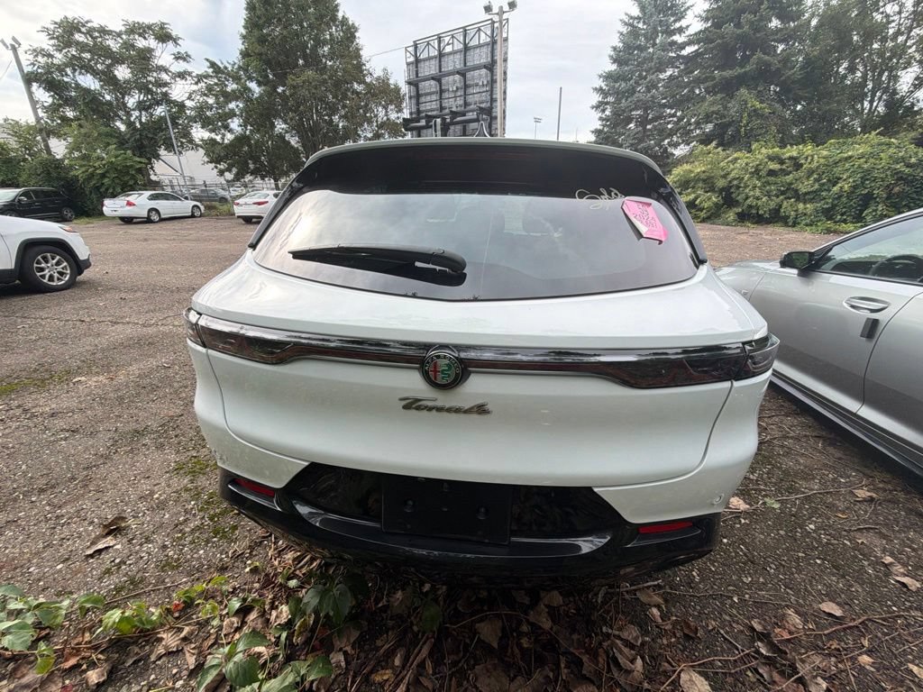 Used 2024 Alfa Romeo Tonale Veloce AWD/4WD image 7
