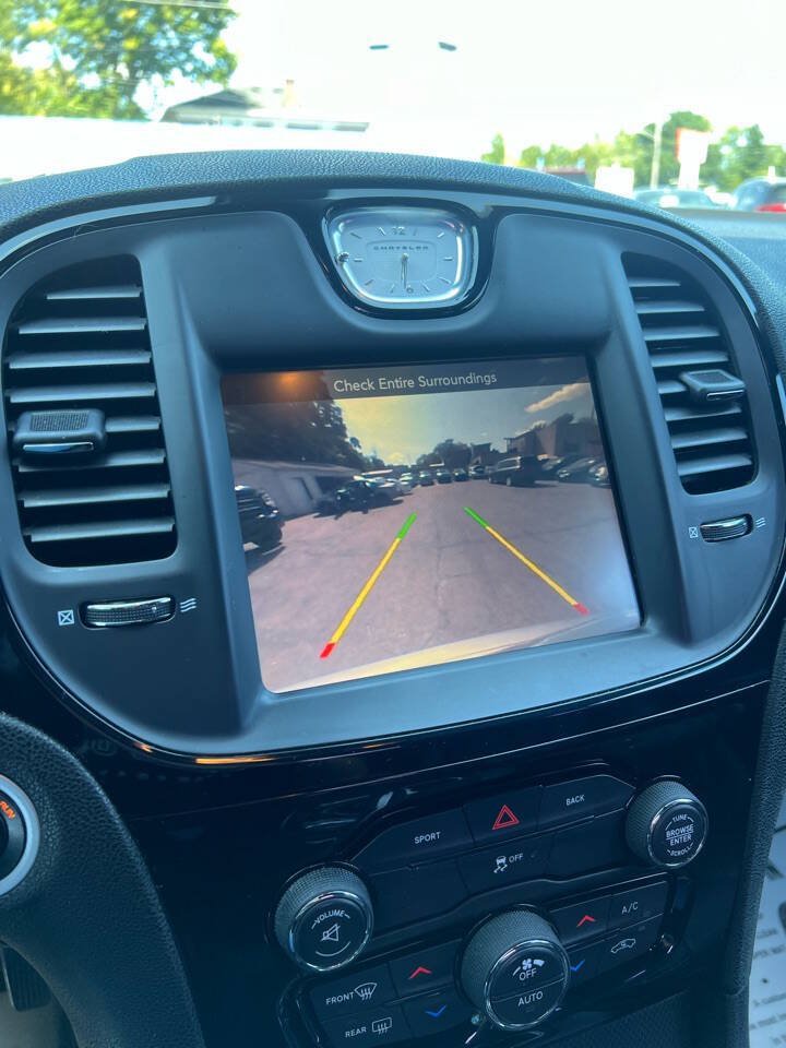 Used 2015 Chrysler 300 S RWD image 27