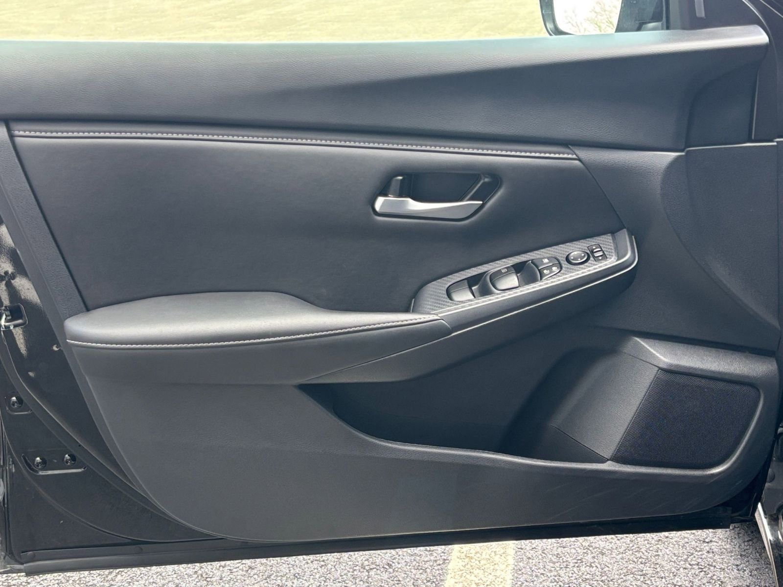 Used 2025 Nissan Sentra SV image 18