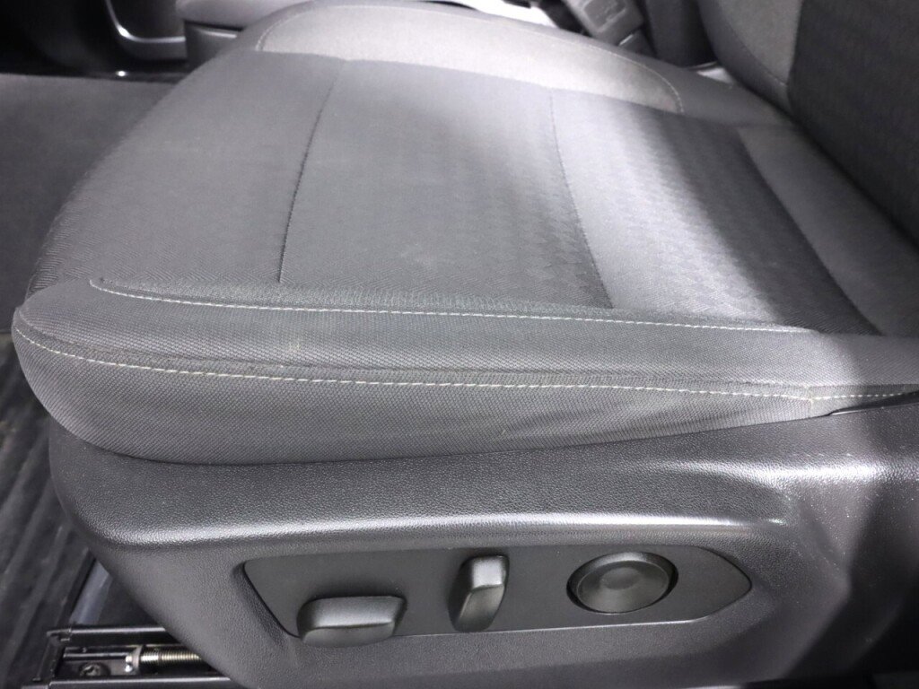 Used 2025 Chevrolet Silverado 1500 LT image 30