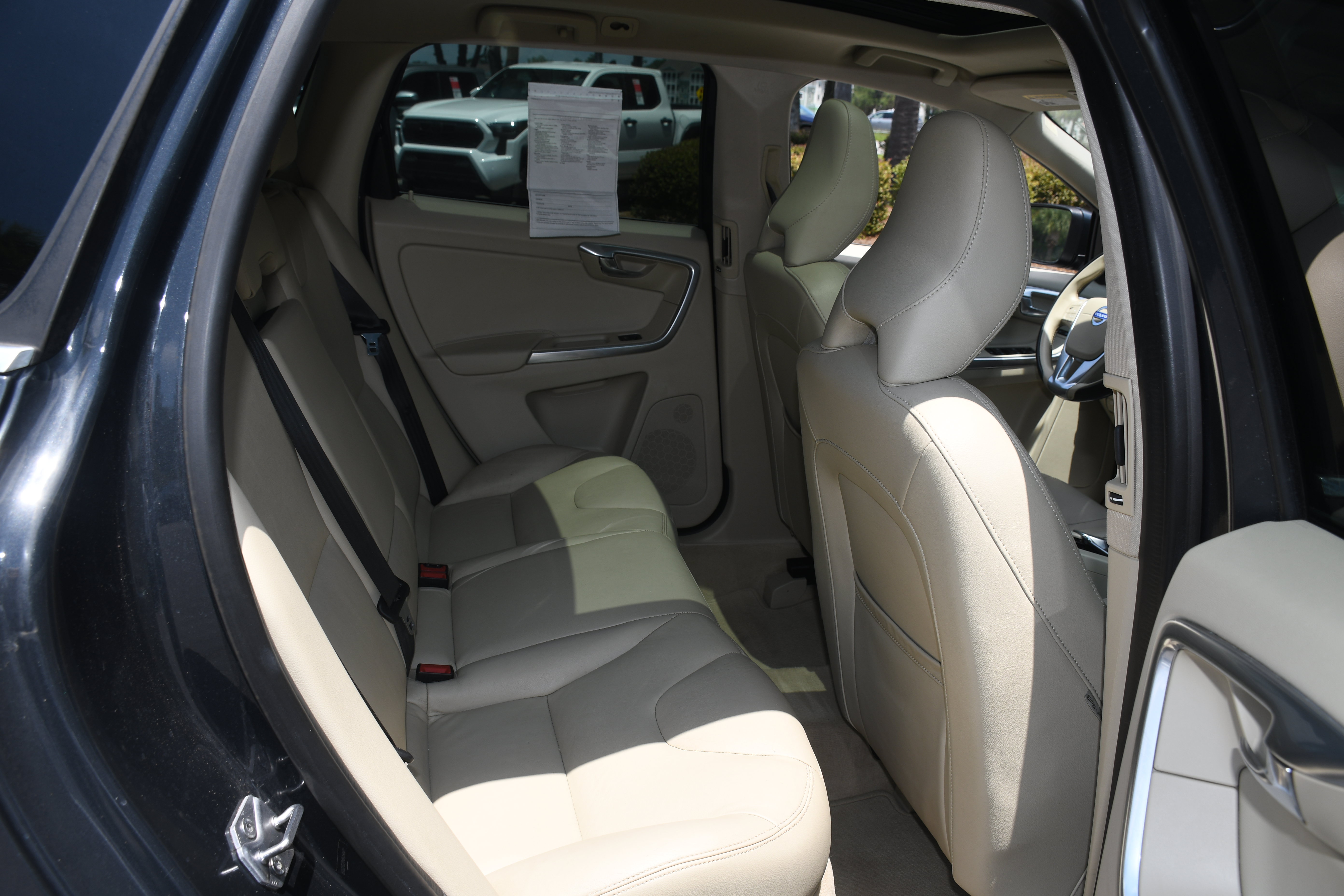 Used 2016 Volvo XC60 T5 Platinum AWD/4WD image 19