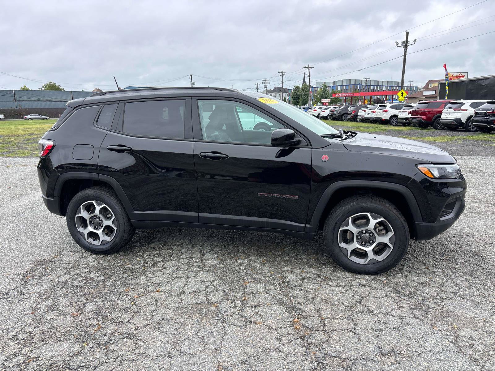 Used 2022 Jeep Compass Trailhawk AWD/4WD image 4