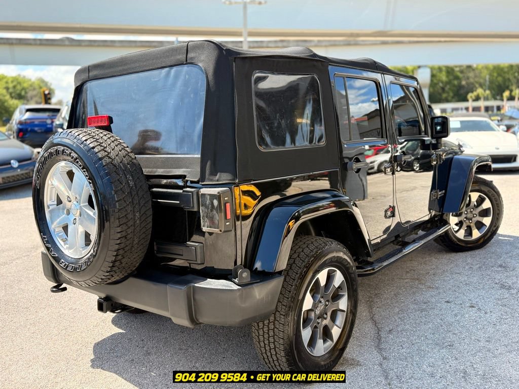 Used 2017 Jeep Wrangler Unlimited Rubicon w/ Connectivity Group AWD/4WD image 7