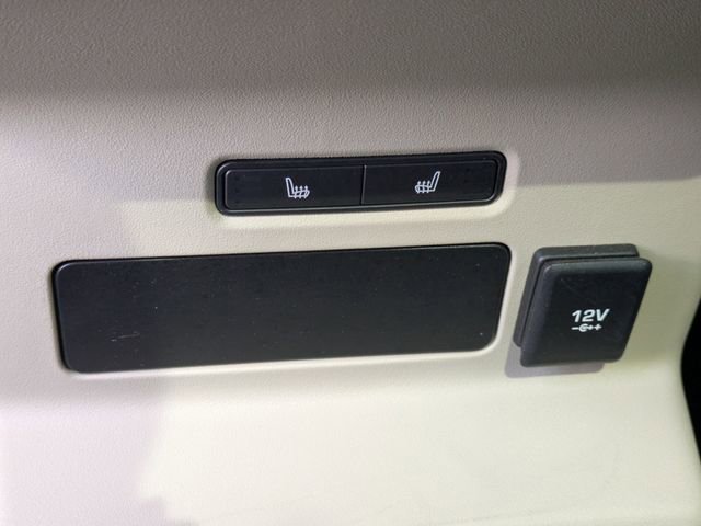 Used 2020 Land Rover Range Rover Velar S image 17