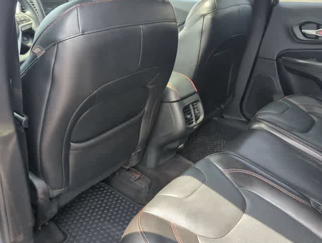 Used 2015 Jeep Cherokee Trailhawk w/ Leather Interior Group AWD/4WD image 19