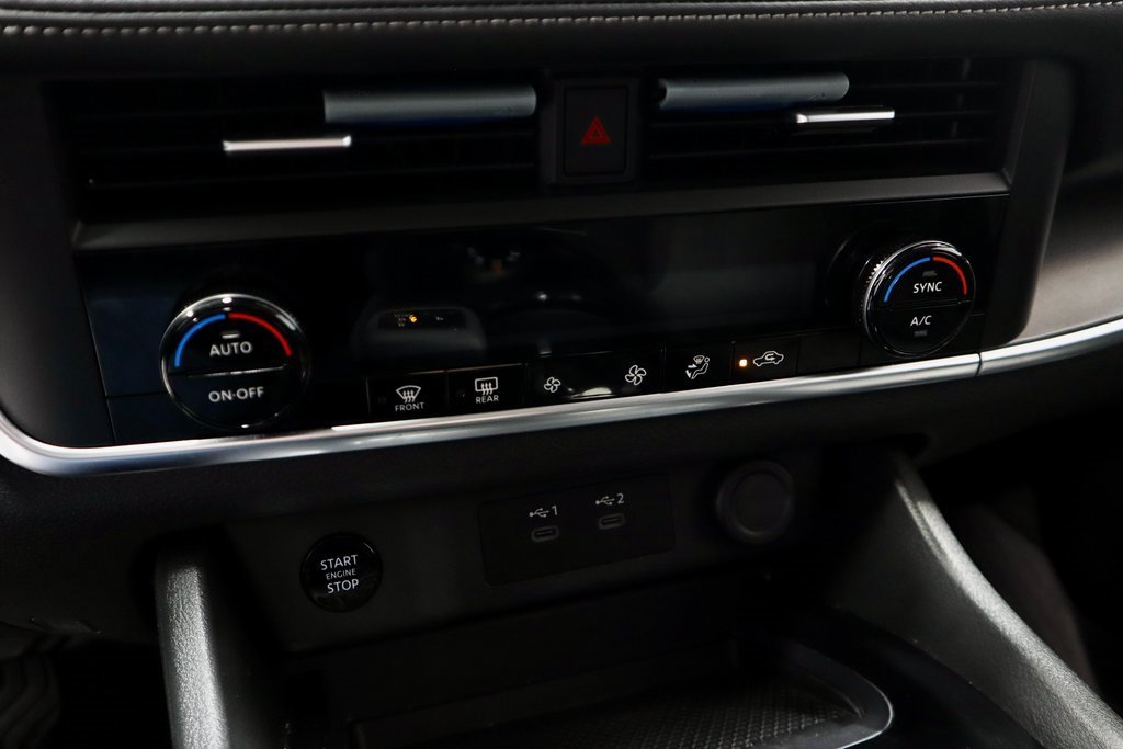 Certified 2024 Nissan Rogue SV image 34