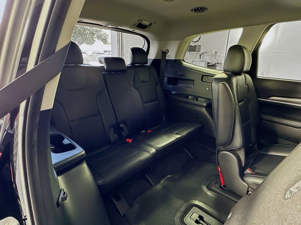 Used 2022 Kia Telluride S image 29