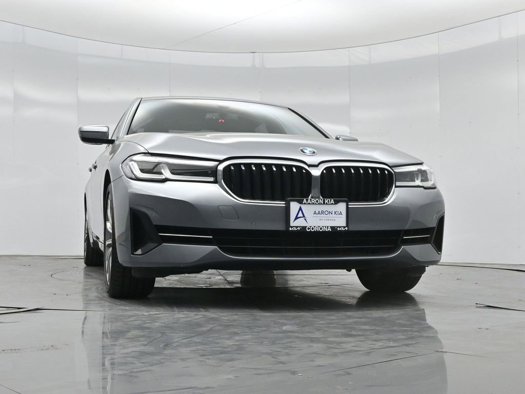 Used 2023 BMW 540i w/ Convenience Package RWD image 2