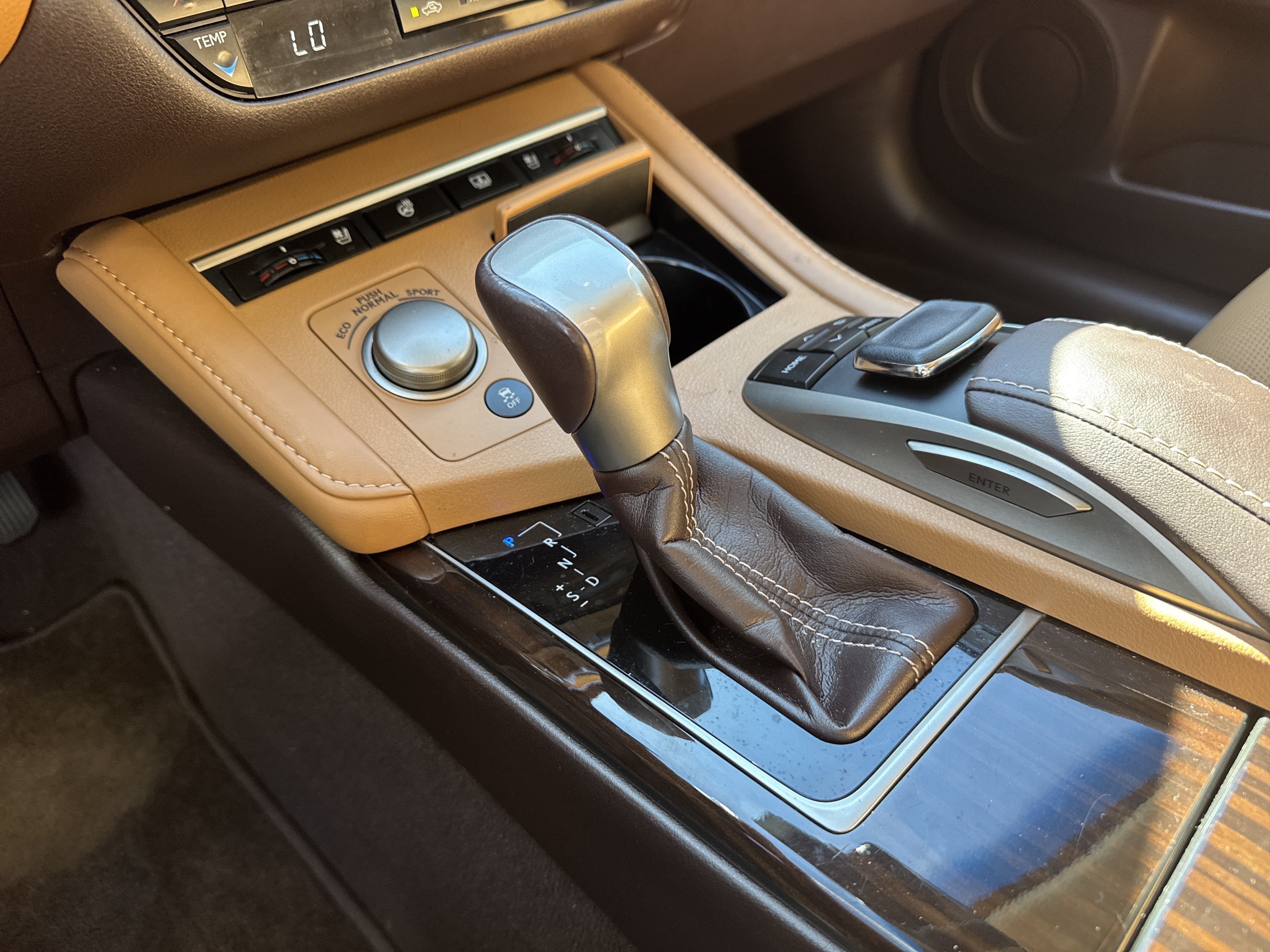 Used 2017 Lexus ES 350 w/ Ultra Luxury Package FWD image 26